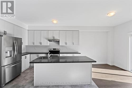 22 Ballinger Way, Uxbridge, ON - Indoor Photo Showing Kitchen With Stainless Steel Kitchen With Double Sink