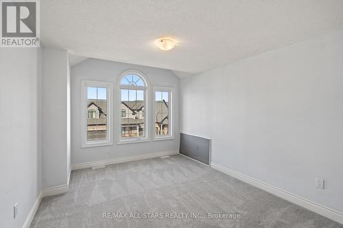 22 Ballinger Way, Uxbridge, ON - Indoor Photo Showing Other Room