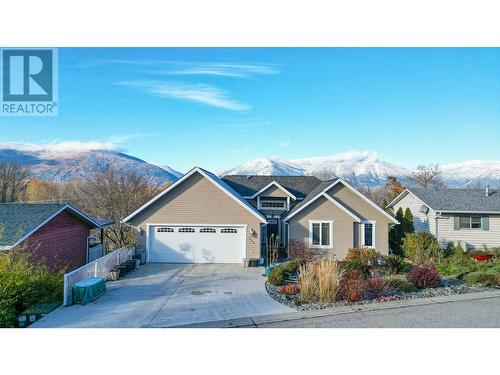 323 3Rd Avenue S, Creston, BC - Outdoor With Facade