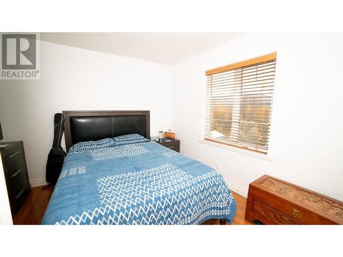 323 3Rd Avenue S, Creston, BC - Indoor Photo Showing Bedroom