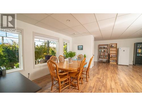 323 3Rd Avenue S, Creston, BC - Indoor Photo Showing Dining Room