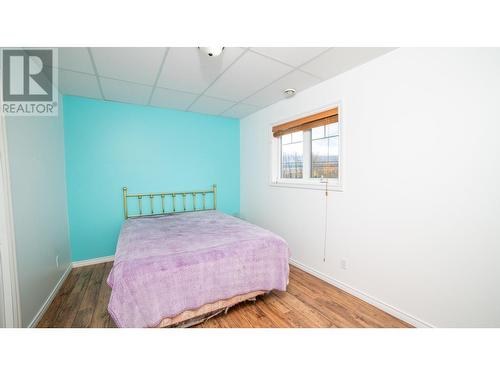 323 3Rd Avenue S, Creston, BC - Indoor Photo Showing Bedroom