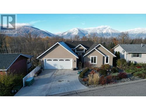 323 3Rd Avenue S, Creston, BC - Outdoor With Facade