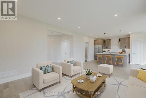 8 Allister Drive, Middlesex Centre (Kilworth), ON - Indoor Photo Showing Living Room