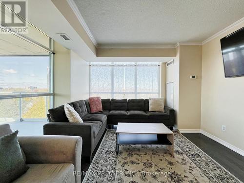 811 - 9 George Street N, Brampton, ON - Indoor Photo Showing Living Room