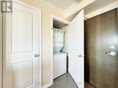 811 - 9 George Street N, Brampton, ON - Indoor Photo Showing Laundry Room