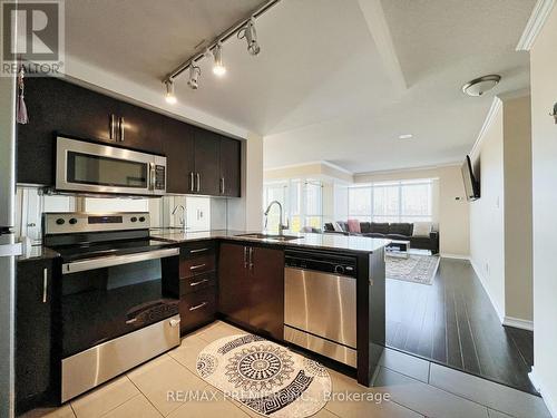 811 - 9 George Street N, Brampton, ON - Indoor Photo Showing Kitchen With Stainless Steel Kitchen