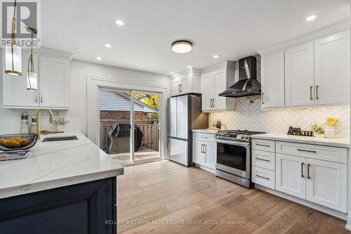 20 Suburban Drive, Mississauga, ON - Indoor Photo Showing Kitchen With Upgraded Kitchen