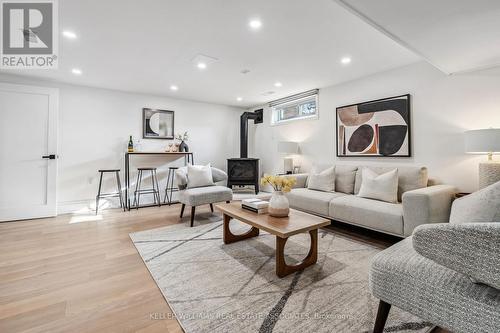 20 Suburban Drive, Mississauga, ON - Indoor Photo Showing Living Room