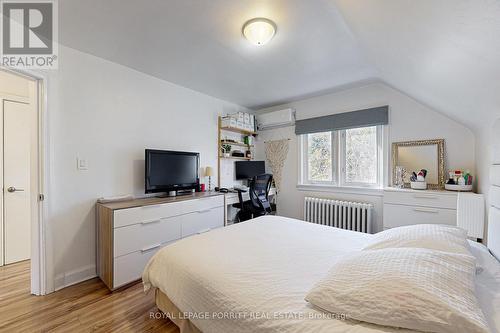 110 Prince Edward Drive S, Toronto, ON - Indoor Photo Showing Bedroom