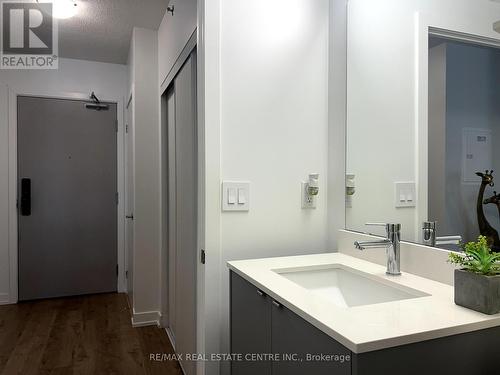 A703 - 3210 Dakota Common, Burlington, ON - Indoor Photo Showing Bathroom