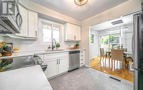 29 Michael Boulevard, Whitby (Lynde Creek), ON - Indoor Photo Showing Kitchen With Upgraded Kitchen