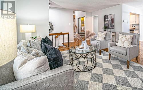 29 Michael Boulevard, Whitby (Lynde Creek), ON - Indoor Photo Showing Living Room