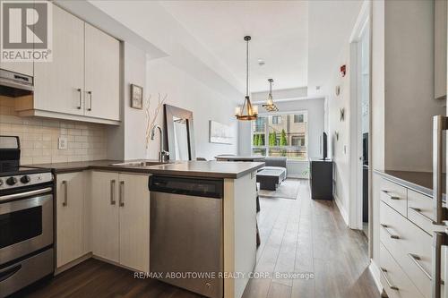 102 - 40 Esplanade Lane, Grimsby, ON - Indoor Photo Showing Kitchen With Upgraded Kitchen