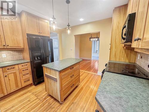 153 Billiter Avenue, Princeton, BC - Indoor Photo Showing Kitchen