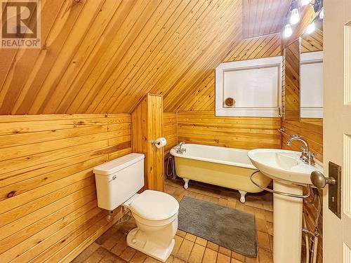 153 Billiter Avenue, Princeton, BC - Indoor Photo Showing Bathroom