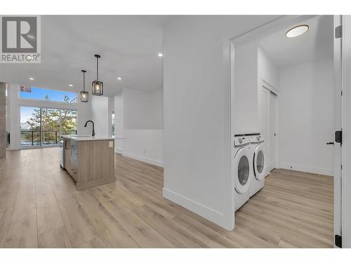 2835 Canyon Crest Drive Unit# 2, West Kelowna, BC - Indoor Photo Showing Laundry Room