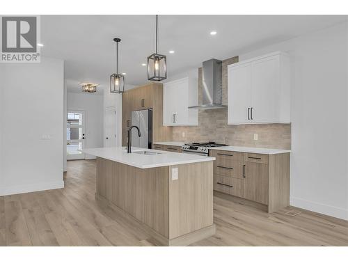 2835 Canyon Crest Drive Unit# 2, West Kelowna, BC - Indoor Photo Showing Kitchen With Upgraded Kitchen