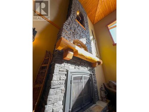 148 Stemwinder Drive, Kimberley, BC - Indoor With Fireplace