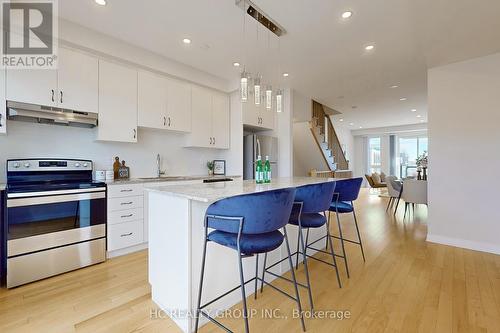 6 Beer Lane, Markham, ON - Indoor Photo Showing Kitchen With Upgraded Kitchen