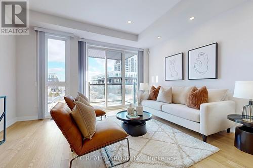 6 Beer Lane, Markham, ON - Indoor Photo Showing Living Room