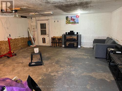 21 Jacques Avenue, Fauquier-Strickland, ON - Indoor Photo Showing Other Room