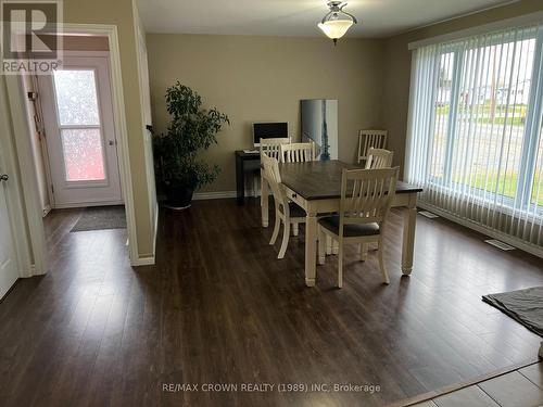 21 Jacques Avenue, Fauquier-Strickland, ON - Indoor Photo Showing Dining Room