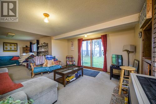 775 Dargie Place, Prince George, BC - Indoor Photo Showing Living Room