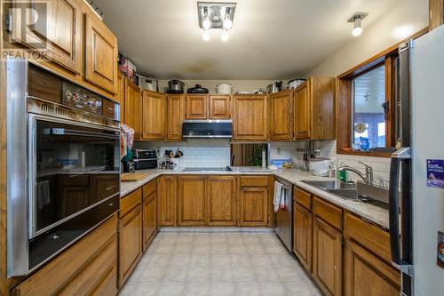 775 Dargie Place, Prince George, BC - Indoor Photo Showing Kitchen