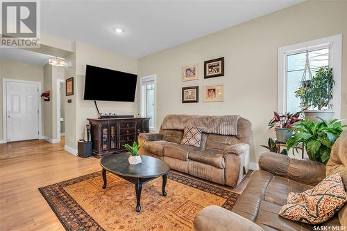 48 115 Veltkamp Crescent, Saskatoon, SK - Indoor Photo Showing Living Room