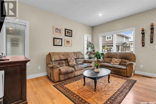 48 115 Veltkamp Crescent, Saskatoon, SK - Indoor Photo Showing Living Room