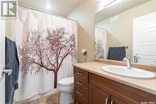 48 115 Veltkamp Crescent, Saskatoon, SK - Indoor Photo Showing Bathroom