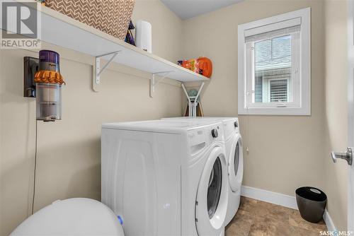 48 115 Veltkamp Crescent, Saskatoon, SK - Indoor Photo Showing Laundry Room