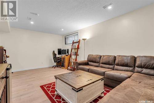 48 115 Veltkamp Crescent, Saskatoon, SK - Indoor Photo Showing Living Room