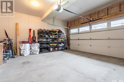 48 115 Veltkamp Crescent, Saskatoon, SK - Indoor Photo Showing Garage