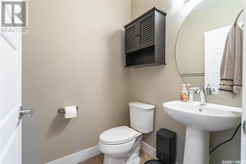 48 115 Veltkamp Crescent, Saskatoon, SK - Indoor Photo Showing Bathroom