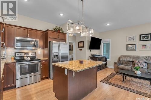 48 115 Veltkamp Crescent, Saskatoon, SK - Indoor Photo Showing Kitchen With Stainless Steel Kitchen