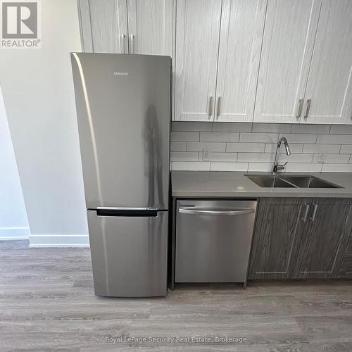 3 - 513 Ossington Avenue, Toronto, ON - Indoor Photo Showing Kitchen With Stainless Steel Kitchen With Double Sink