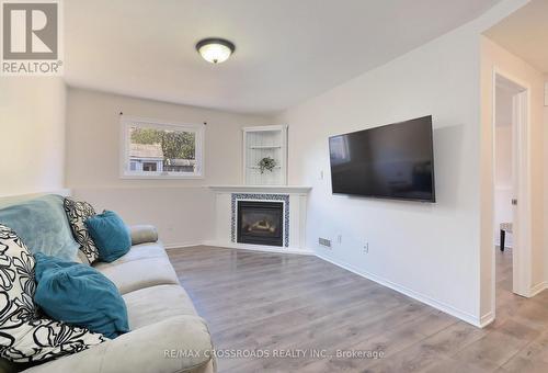 1442 Largo Crescent, Oshawa, ON - Indoor Photo Showing Living Room With Fireplace