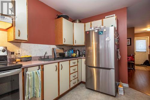 31 Holden Street, Mount Pearl, NL - Indoor Photo Showing Kitchen