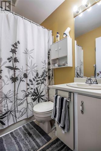 31 Holden Street, Mount Pearl, NL - Indoor Photo Showing Bathroom