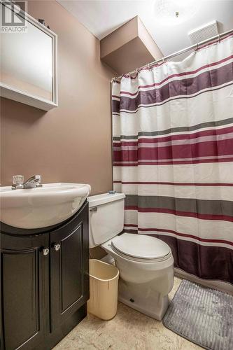 31 Holden Street, Mount Pearl, NL - Indoor Photo Showing Bathroom