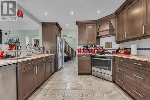 113 Valera Drive, Hamilton, ON - Indoor Photo Showing Kitchen