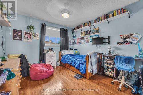 113 Valera Drive, Hamilton, ON - Indoor Photo Showing Bedroom