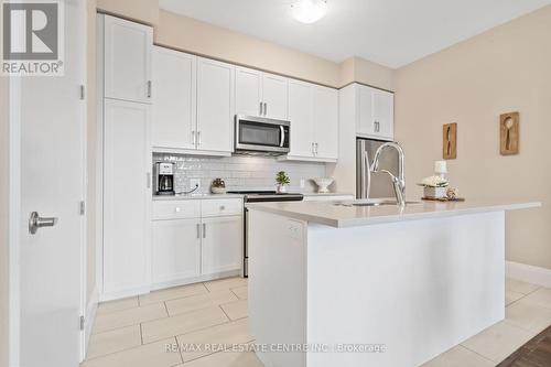 103 - 73 Arthur Street S, Guelph, ON - Indoor Photo Showing Kitchen With Upgraded Kitchen