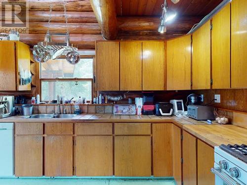 6594 Shelter Point Road, Texada Island, BC - Indoor Photo Showing Kitchen With Double Sink