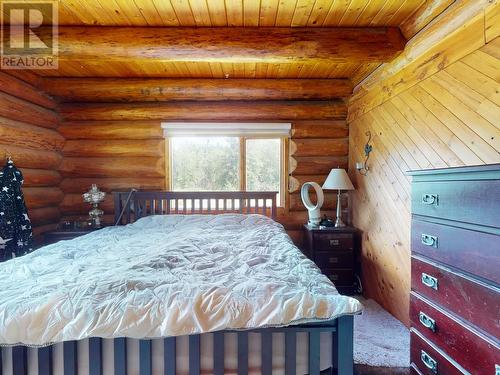 6594 Shelter Point Road, Texada Island, BC - Indoor Photo Showing Bedroom