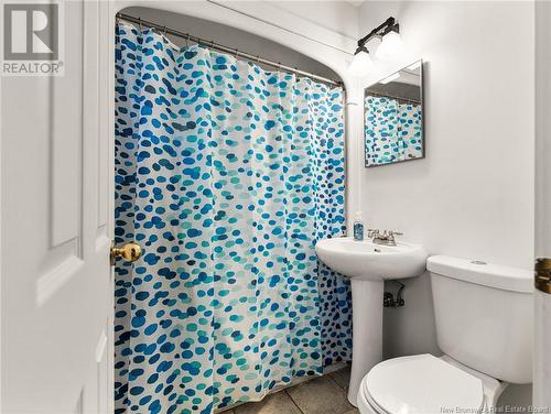 41 Hows Crescent, Moncton, NB - Indoor Photo Showing Bathroom