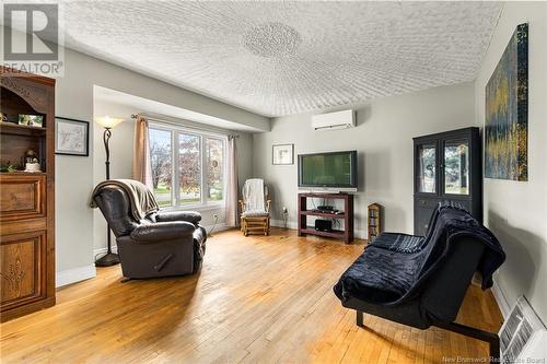 41 Hows Crescent, Moncton, NB - Indoor Photo Showing Living Room