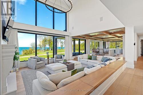 79585 Cottage Drive, Central Huron (Goderich Twp), ON - Indoor Photo Showing Living Room